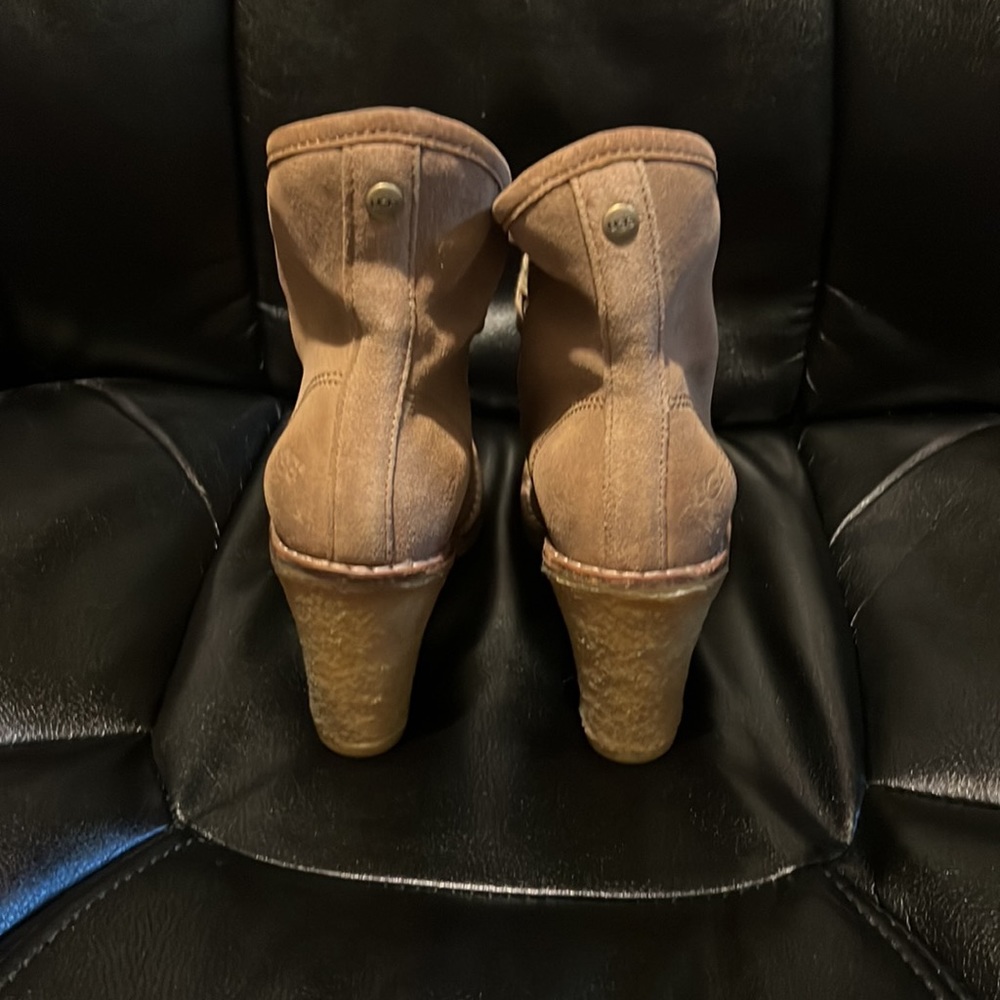 UGG Boots - Picture 4 of 5